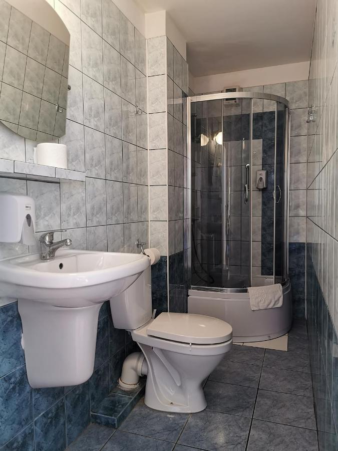 Hotel Atlantis Poznan Bagian luar foto