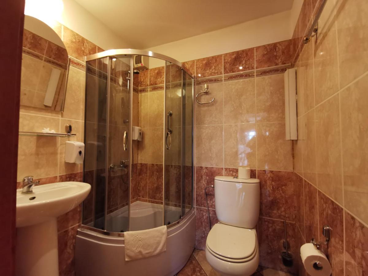Hotel Atlantis Poznan Bagian luar foto
