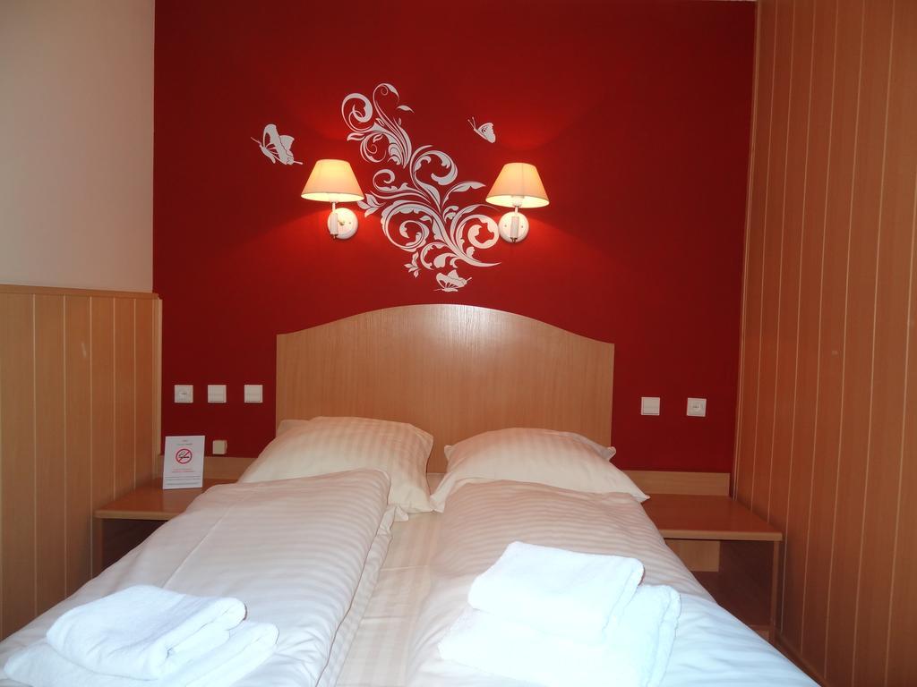 Hotel Atlantis Poznan Bagian luar foto